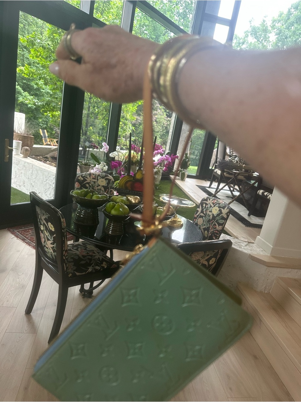 Louis Vuitton Turquoise Vernis Monogram Wristlet Pochette - Picture 13 of 14